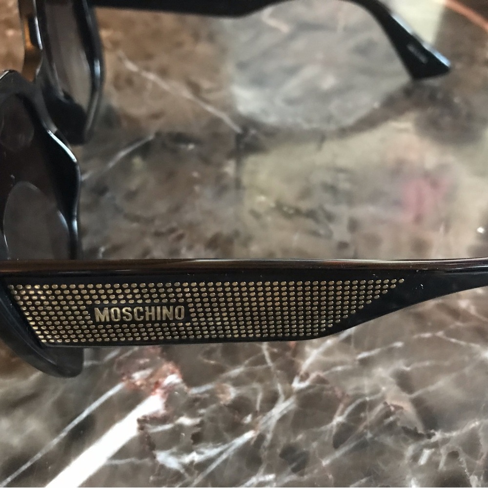 Moschino NWOT square sunglasses - Picture 7 of 7